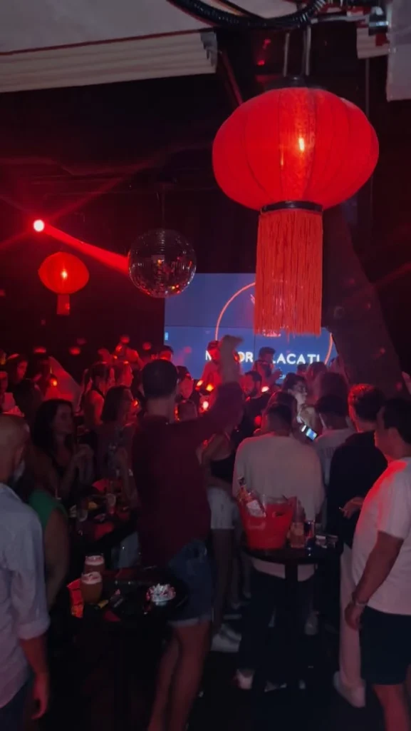 MIRROR CLUB (Alaçatı Köyiçi)